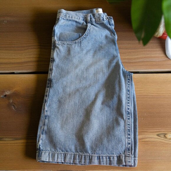 FRAME The Skater Bermuda Shorts (Irvington) Size 29, Pre-owned (Good Condition) - Picture 5 of 13